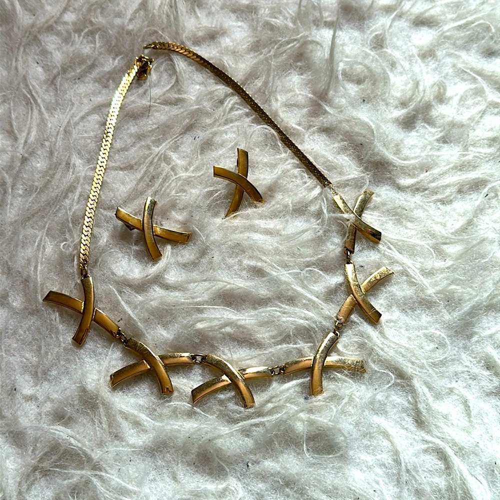 Reposhing: Gold X Jewelry Set